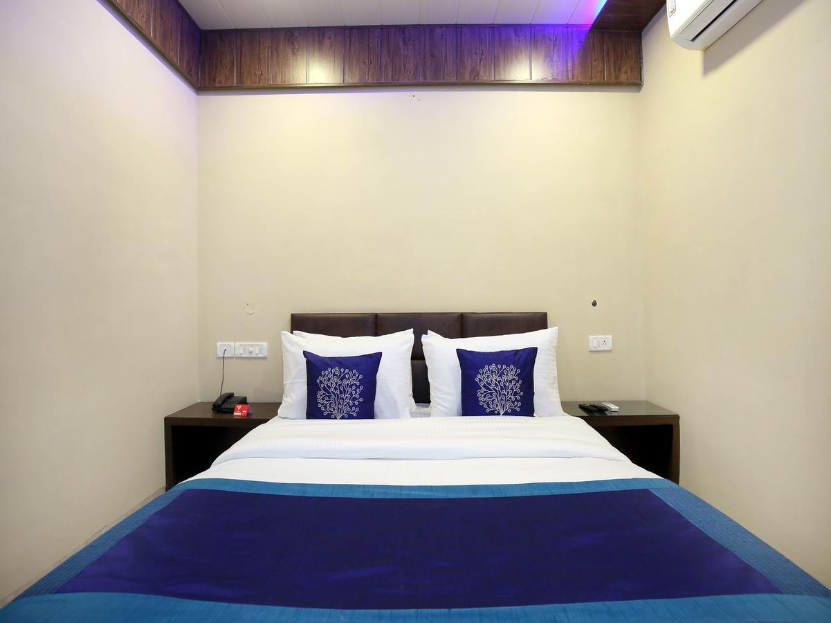 Capital O 9822 Hotel Seven Chandīgarh Exterior foto